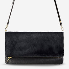 Load image into Gallery viewer, GWYNETH - black/black fur
