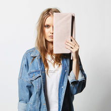 Load image into Gallery viewer, FEEL THE NIGHT - dusty pink
